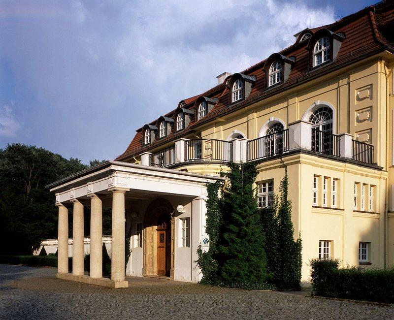 Schloss Hasenwinkel Hotel Exterior foto